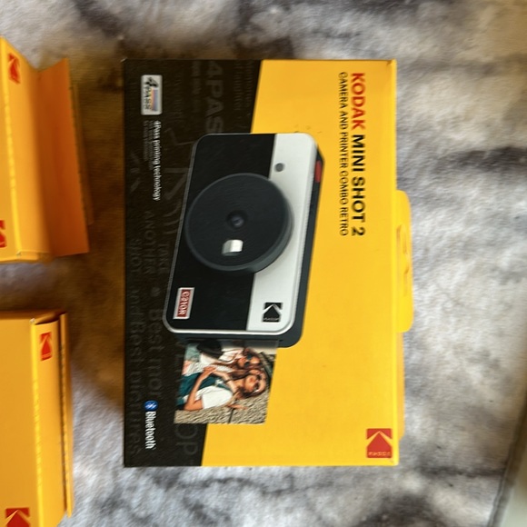 Used to take x2 photos from film. Needed bigger camera and film for scrapbook. - Picture 3 of 3